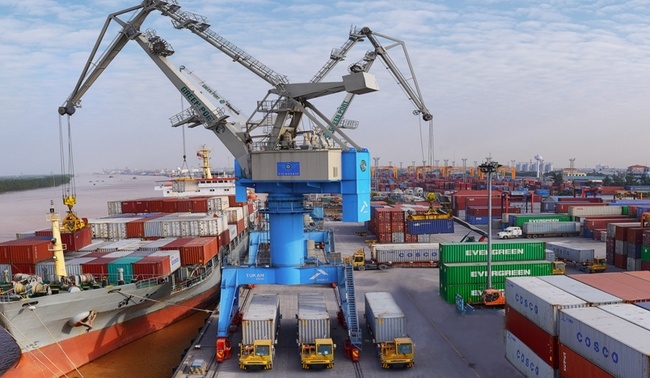Công ty cổ phần Vận tải Xăng dầu VIPCO bị phạt 50 triệu do công bố thông tin không đúng thời hạn theo quy định về thay đổi số cổ phiếu có quyền biểu quyết (theo công văn số 341/VP-CV-CBTT ngày 19/10/2021) do hoàn tất việc bán cổ phiếu quỹ năm 2021