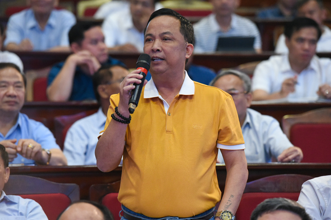Đại biểu phát biểu nêu kiến nghị.