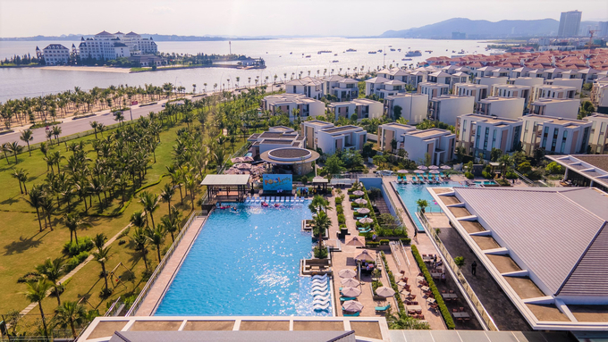 Khu nghỉ dưỡng Premier Village Ha Long Bay bên vịnh di sản.