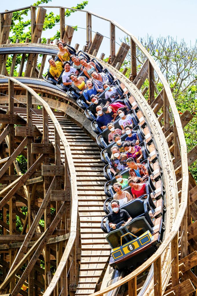 Du khách vui chơi tại KDL Sun World Hon Thom Nature Park