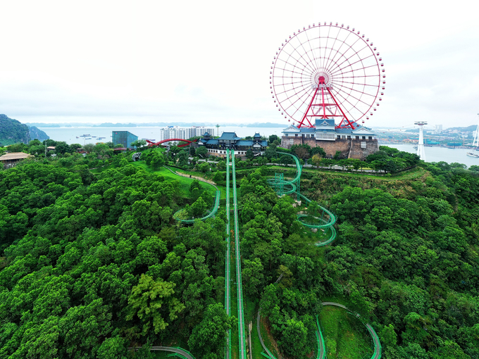 Vòng quay Mặt Trời thuộc tổ hợp Sun World Ha Long