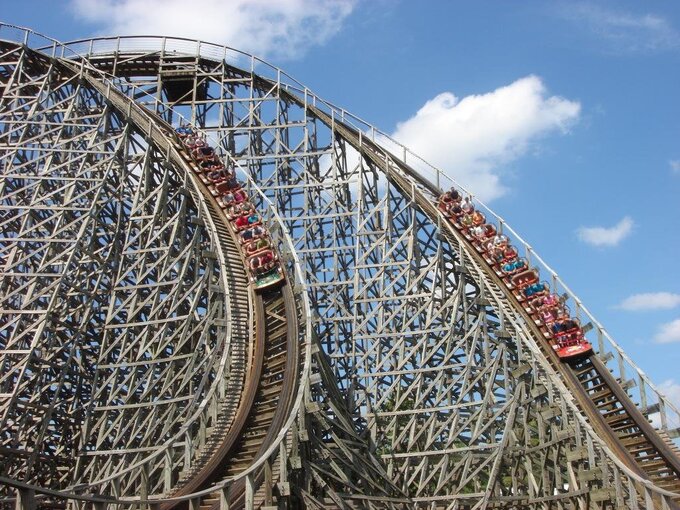 Trò chơi Roller Coaster gỗ với 2 làn trượt hiện đại sẽ được Sun Group đưa vào công viên Kim Quy. Ảnh minh họa