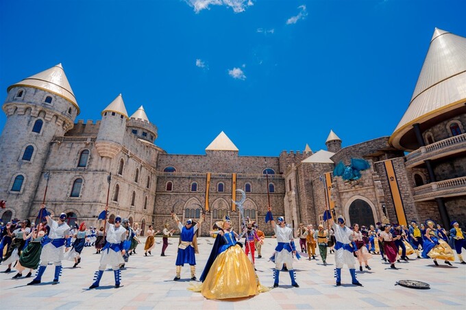 Show diễn Trận chiến ở Vương quốc Mặt trăng