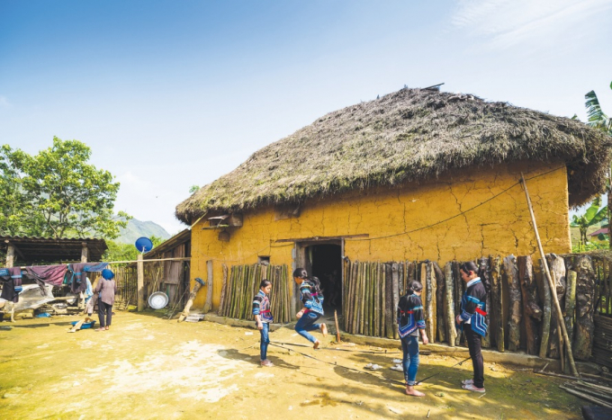 Một ngôi nhà trình tường của người Hà Nhì ở Bát Xát | Nguồn: baodantoc.vn