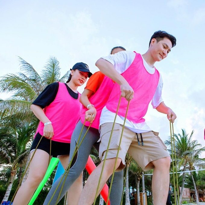 Sảng khoái với các trò chơi team building trong không gian rộng rãi, thoáng đãng của Cam Ranh Riviera