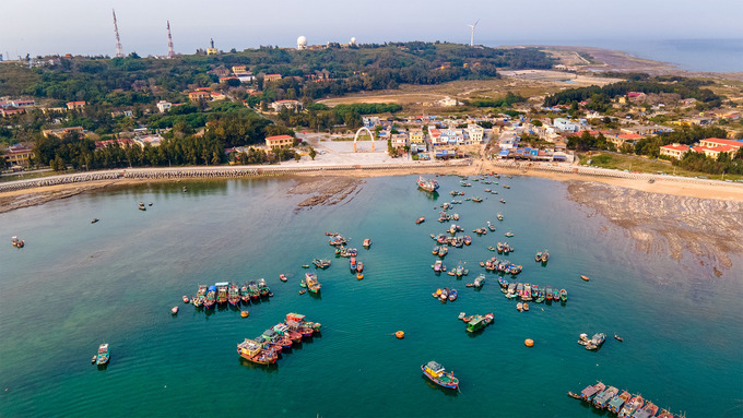Toàn cảnh đảo Bạch Long Vĩ nhìn từ trên cao. Ảnh: Đàm Thanh