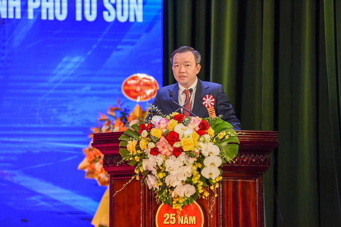 Chủ tịch UBND thành phố Từ Sơn Đỗ Tuấn Sơn phát biểu khai mạc diễn văn lễ kỷ niệm.