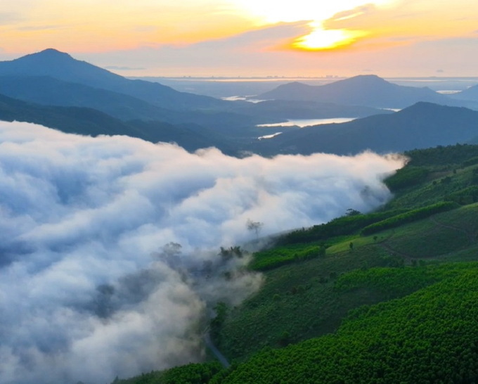 Săn mây là một trải nghiệm thú vị cho du khách nghỉ dưỡng tại Cam Ranh Riviera