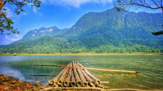 Vẻ đẹp hoang sơ, thuần khiết của hồ Noong | Ảnh: lifetimetravelmates