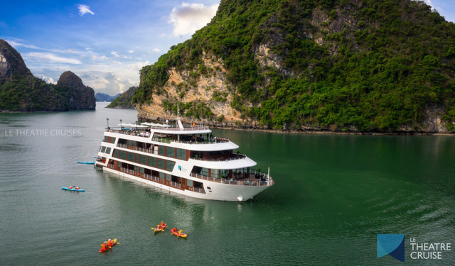Du thuyền 5 sao khám phá vịnh Hạ Long | Ảnh: Le Theatre Cruise