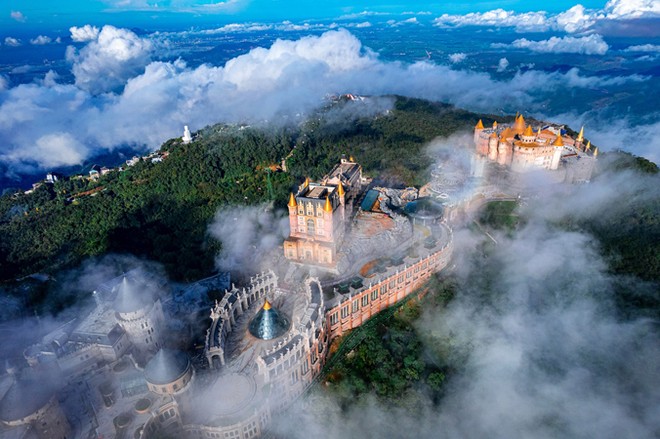 Sun World Ba Na Hills giúp du khách đến Đà Nẵng tăng mạnh
