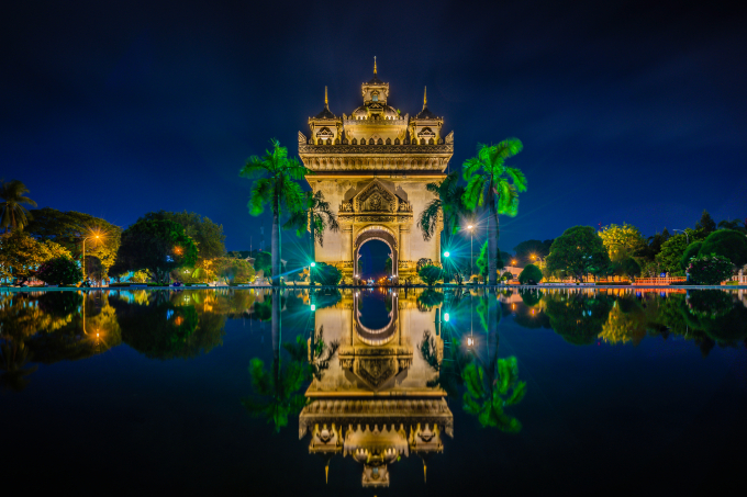 Khải hoàn môn Patuxai tại thủ đô Vientiane du khách nhất định phải ghé thăm