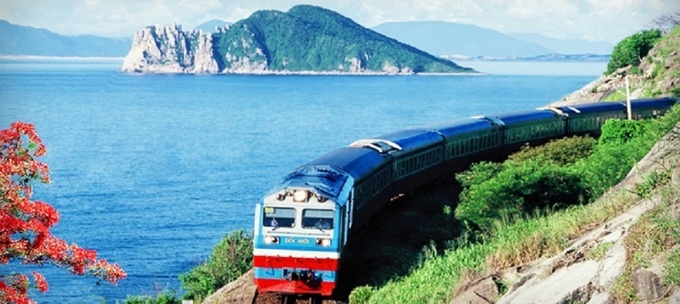 tau-qua-deo-hai-van-1-1563079459-width1000height447