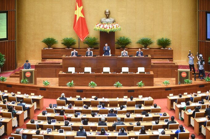 Quang cảnh phiên họp.