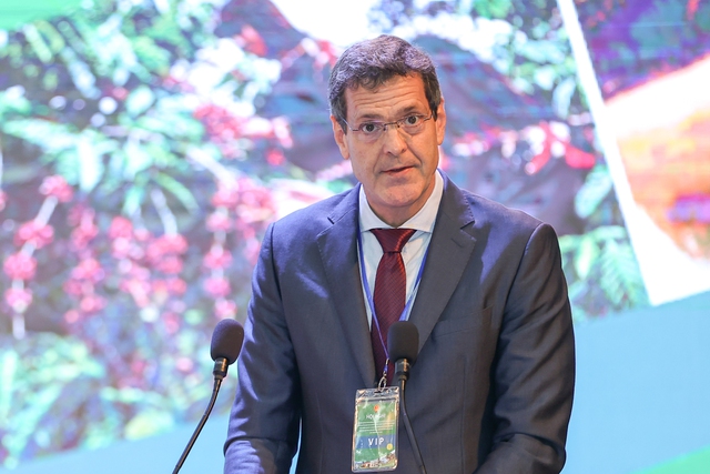 Giám đốc Quốc gia ADB tại Việt Nam Andrew Jefffries cho biết ADB đã cam kết hỗ trợ 8 dự án tại Tây Nguyên giai đoạn 2023-2026 - Ảnh: VGP/Nhật Bắc