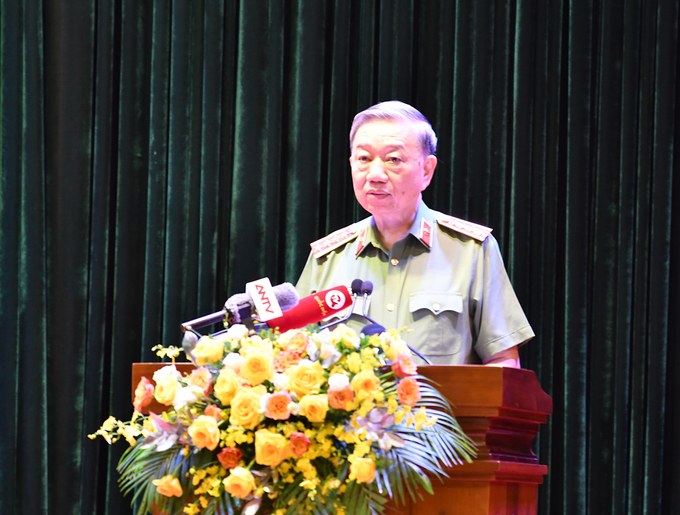 Bộ trưởng Bộ Công an Tô Lâm nêu rõ, trong những năm qua, Đảng, Nhà nước ta rất quan tâm lãnh đạo, chỉ đạo phát triển kết cấu hạ tầng giao thông gắn với đảm bảo TTATGT