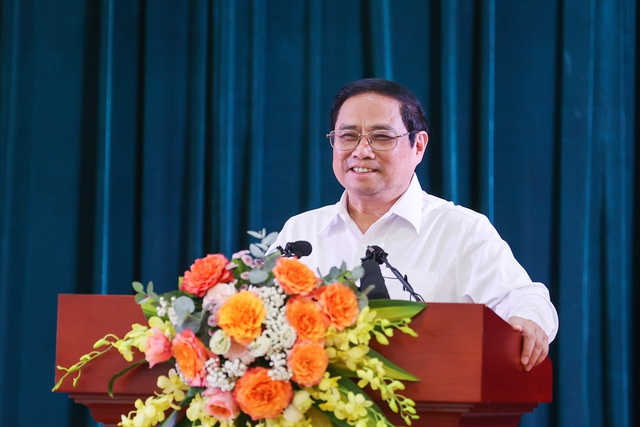 Thủ tướng nhấn mạnh, báo chí là công cụ tuyên truyền trên mặt trận tư tưởng văn hóa của Đảng, là phương tiện thông tin thiết yếu, là món ăn tinh thần không thể thiếu đối với đời sống xã hội