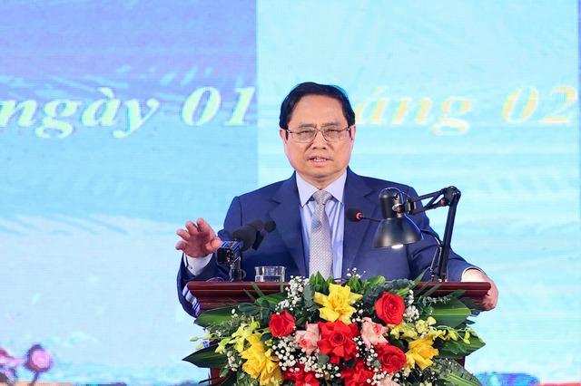 Định hướng phối hợp công tác thời gian tới, cơ bản thống nhất với đề xuất của Tổng Liên đoàn và phát biểu của các đại biểu, Thủ tướng nhấn mạnh thêm một số nội dung
