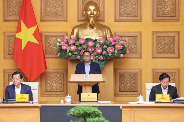 Thủ tướng Phạm Minh Chính nhấn mạnh việc đầu tư xây dựng 2 tuyến cao tốc Ninh Bình - Nam Định - Thái Bình và Gia Nghĩa (Đắk Nông) - Chơn Thành (Bình Phước) là rất cần thiết, theo tinh thần đầu tư công có trọng tâm, trọng điểm.