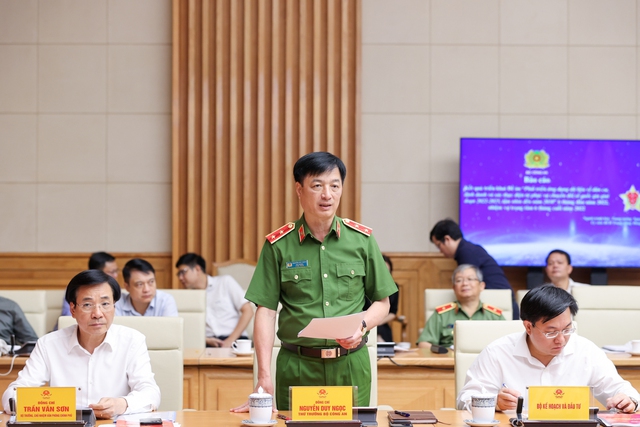 Thứ trưởng Bộ Công an Nguyễn Duy Ngọc báo cáo tại Hội nghị