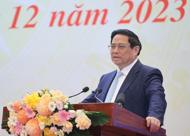 Thủ tướng Phạm Minh Chính yêu cầu ngành GTVT tiếp tục phát huy tinh thần làm việc '3 ca 4 kíp', 'vượt nắng, thắng mưa', 'chỉ tiến không lùi'… ưu tiên nguồn lực để hoàn thành các dự án giao thông trọng điểm - Ảnh: VGP/Nhật Bắc
