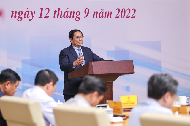 Thủ tướng Phạm Minh Chính yêu cầu tuyệt đối không được chủ quan, nắm chắc diễn biến tình hình quốc tế, trong nước, tăng cường năng lực phân tích, dự báo và kỷ luật, kỷ cương trong chỉ đạo điều hành kinh tế vĩ mô - Ảnh: VGP/Nhật Bắc