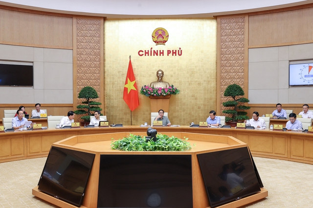 Thủ tướng Chính phủ Phạm Minh Chính chủ trì phiên họp Chính phủ chuyên đề, thảo luận về nhiều nội dung quan trọng liên quan tới xây dựng pháp luật và ổn định kinh tế vĩ mô