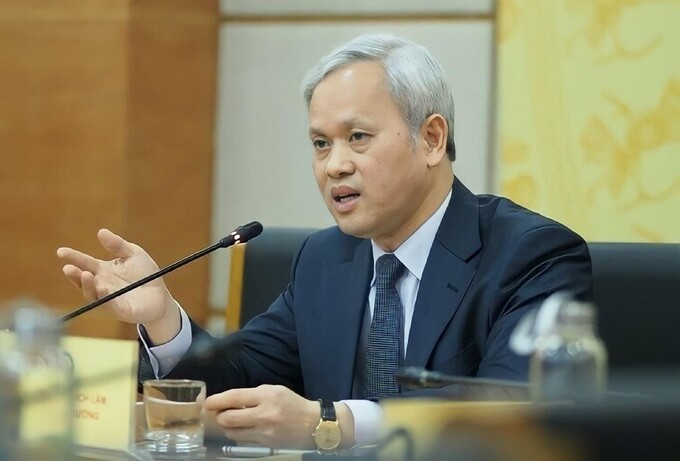 Nguyên Tổng cục trưởng, Tổng cục Thống kê Nguyễn Bích Lâm: Chính sách kích cầu nhằm đẩy mạnh chi tiêu của người dân sẽ là giải pháp nhanh nhất, hiệu quả nhất thúc đẩy tăng trưởng và tháo gỡ khó khăn về đầu ra cho doanh nghiệp.