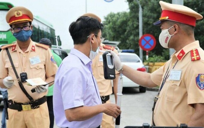 Xây dựng ý thức tự giác, ứng xử văn minh, chuẩn mực của người dân khi tham gia giao thông, từng bước hình thành rõ nét văn hóa giao thông trong Nhân dân