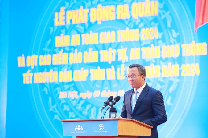 Ông Khuất Việt Hùng - Phó Chủ tịch chuyên trách Ủy ban ATGT Quốc gia phát biểu