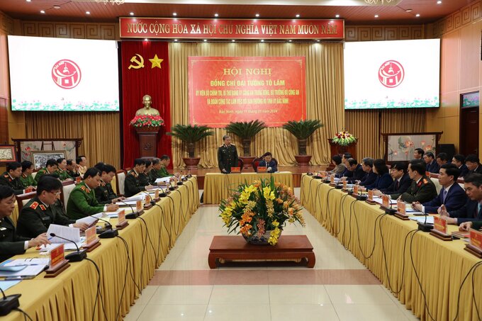 Toàn cảnh buổi làm việc.