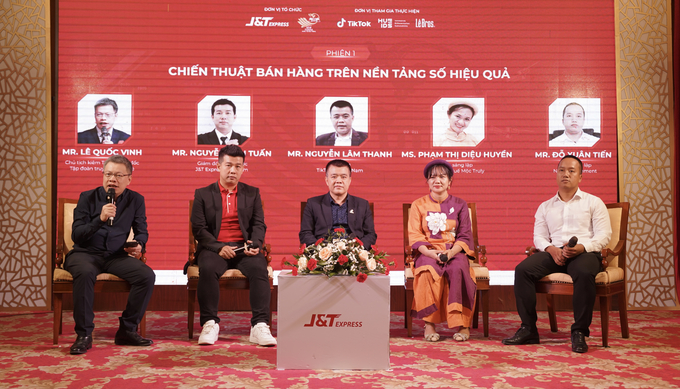 Các diễn giả thảo luận tại hội thảo.