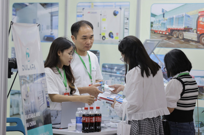 Một gian hàng công nghiệp trong không gian tổ chức chuỗi sự kiện