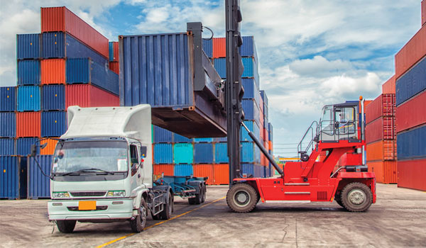 Ngành vận tải hỗ trợ thương mại điện tử như logistics cũng đang thiếu nhân lực trầm trọng