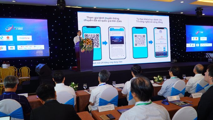 Thứ trưởng Bộ Thông tin và Truyền thông Nguyễn Huy Dũng đánh giá cao tinh thần triển khai chiến lược chuyển đổi số của UBND tỉnh Thừa Thiên Huế qua chương trình Tuần lễ Chuyển đổi số - Huế 2022