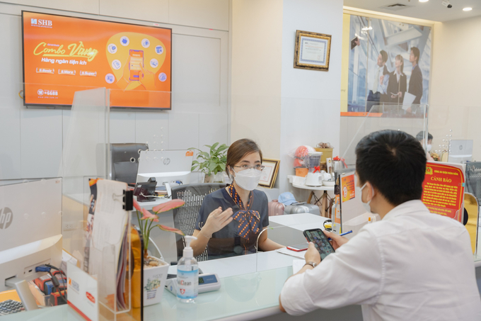 Không cần hồ sơ, giấy tờ khách hàng nhận ngay thẻ tín dụng chỉ sau từ 2 ngày hoặc được cấp hạn mức thấu chi sau 2 phút