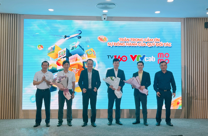 Các đối tác với TV360, VTV và Momo đồng hành cùng One S