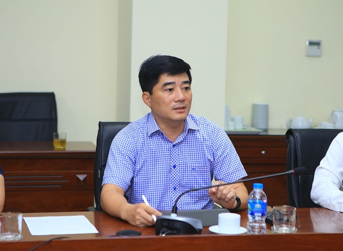 Ông Chu Minh Hoàng – Phó Tổng Giám đốc Cảng Hải Phòng cho biết chia sẻ với những khó khăn của các công ty vận tải trong thời gian đầu triển khai hệ thống Smart gate; tuy nhiên chuyển đổi số là một xu hướng phát triển tất yếu, Cảng Hải Phòng với vai trò là cảng biển hiện đại hàng đầu khu vực không thể đứng ngoài cuộc. Những giải pháp công nghệ được ứng dụng sẽ mang lại rất nhiều những tiện ích không chỉ cho Cảng Hải Phòng mà còn cho các khách hàng, hãng tàu. Ông mong muốn các đơn vị sẽ cùng phối hợp để triển khai hệ thống đạt hiệu quả cao.