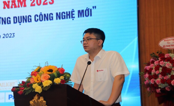 Ông Lê Đức Anh PGĐ Trung tâm C4LED –Cty CP Rạng Đông tham luận