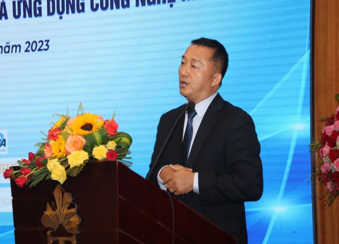 Ông Trần Văn Trung – TGĐ Công ty đại Quang Phát giới thiệu sản phẩm của mình