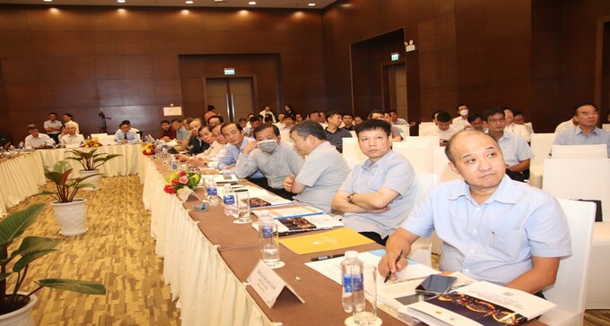 Với hơn 200 đại biểu và các hội viên tham dự hội nghị khoa học chiếu sáng