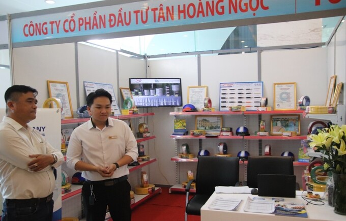 Công ty CP Đầu tư Tân Hoàng Ngọc triển lãm sản phẩm vật tư ngành điện