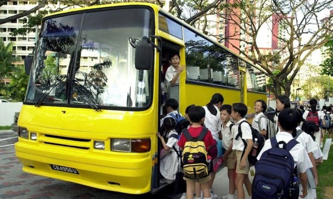 Từ 1/1/2025, xe ô tô kinh doanh chở trẻ em mầm non, học sinh phải sơn màu vàng đậm