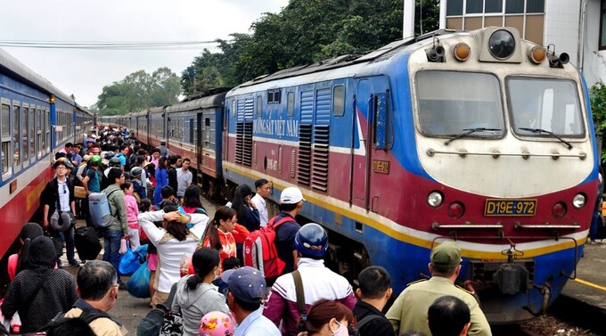Đường sắt mở bán vé 2 đôi tàu SE3/SE4, SE7/SE8 giữa TPHCM - Hà Nội; đôi tàu SE21/SE22 giữa TPHCM - Đà Nẵng; đôi tàu SNT1/SNT2 giữa TPHCM - Nha Trang; đôi tàu SPT1/SPT2 giữa TPHCM - Phan Thiết