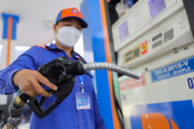 Từ đầu năm đến nay, giá xăng RON95 đã có 11 lần tăng và 7 lần giảm.