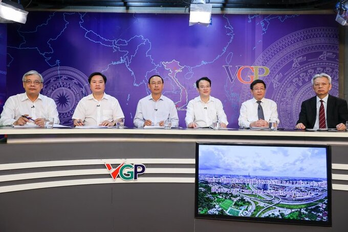 Các vị khách mời tham gia Tọa đàm - Ảnh: VGP/Nhật Bắc