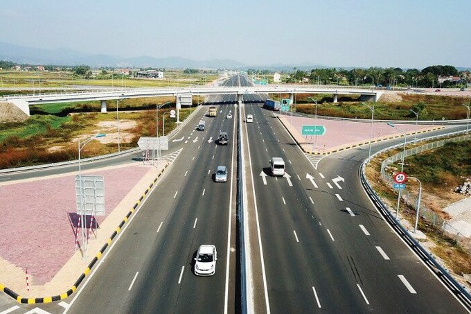 Cao tốc Gia Nghĩa - Chơn Thành có tổng chiều dài 140km gồm đoạn qua tỉnh Đăk Nông 38 km, tỉnh Bình Phước 102 km.