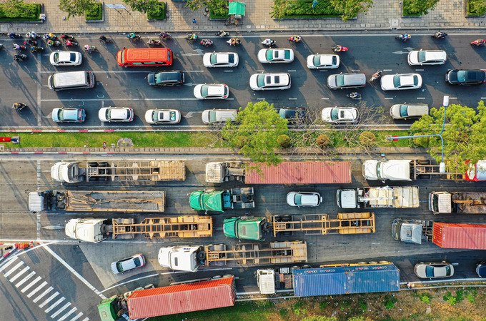 Tiếp tục phát triển mạnh, đồng bộ hệ thống logistics cấp quốc gia, quốc tế gắn với cảng biển, cảng hàng không, cửa khẩu quốc tế, các trục hành lang kinh tế trọng điểm và tuyến thương mại liên vùng