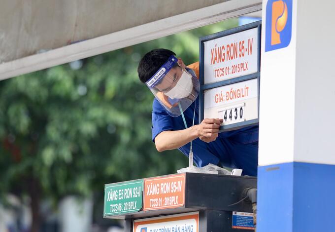 Xem xét bỏ quỹ bình ổn giá để giá xăng dầu được vận động hoàn toàn theo cơ chế thị trường