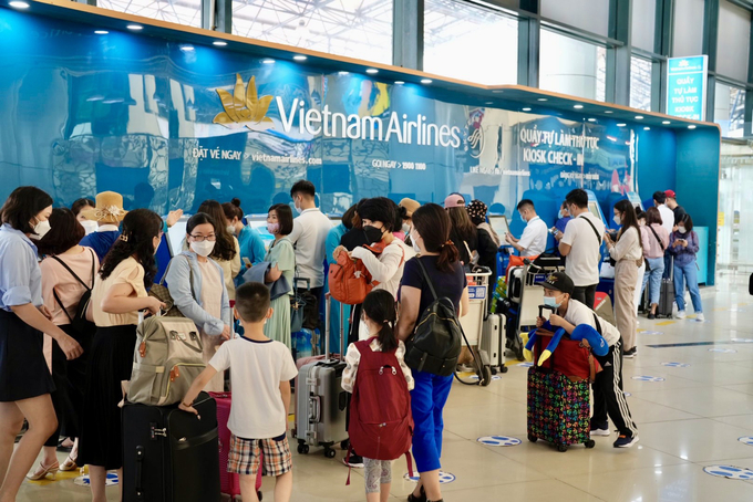 Các hãng hàng không xây dựng kế hoạch tăng chuyến bay phục vụ trong các ngày cao điểm, bố trí các giờ bay đêm để đáp ứng nhu cầu đi lại của hành khách.